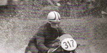 Remo Venturi nell'aprile nel 1957 al Motogiro con tappa a Riccione