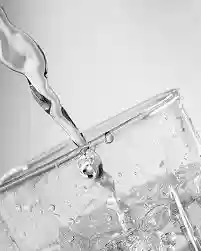 acqua bicchiere1