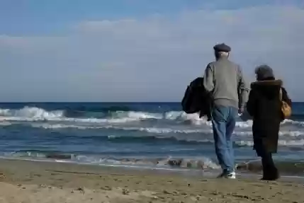 passeggiata in riva al mare