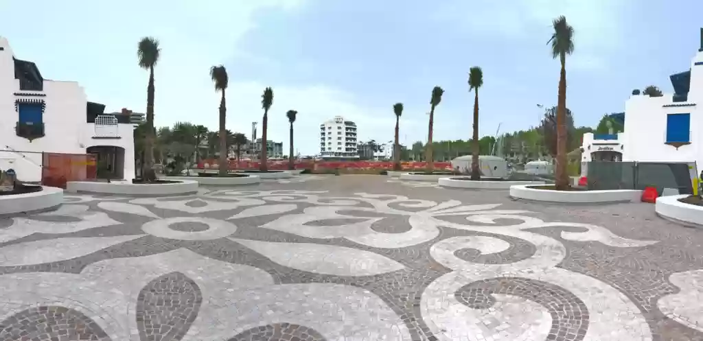 Portoverde. Nuova piazza Colombo