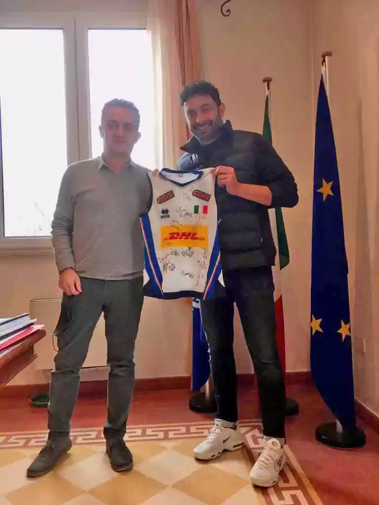 Il sindaco Fabrizio Piccioni con Davide Mazzanti