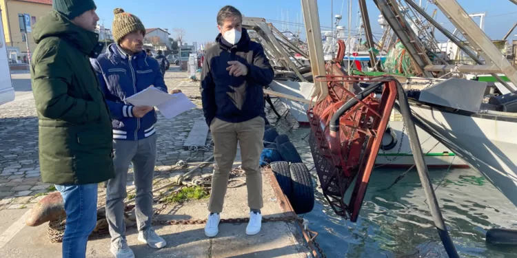 Alessandro Belluzzi, Nicola Tontini ed il tecnico di Palazzo Mancini, Marco Vescovelli, durante un sopralluogo al Porto lo scorso dicembre 2021