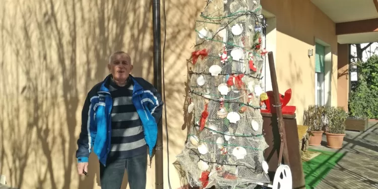Lele Montanari ed il suo albero delle meraviglie