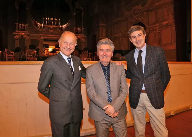 Giorgio Girelli con il Direttore Fabio Masini ed il mastro LucaBramanti