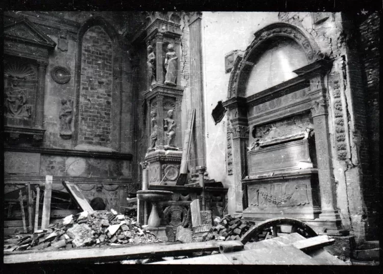 Tempio Malatestiano bombardato