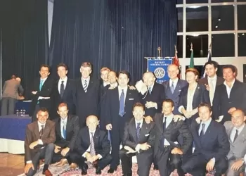  Giulio Andreotti con i soci del Club “Pesaro Rossini”
