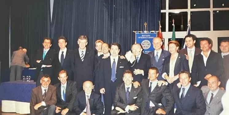  Giulio Andreotti con i soci del Club “Pesaro Rossini”