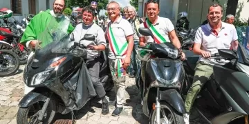 Da sinistra: Il parroco di Gemmano, il vescovo di Rimini Nicolò Anselmi, il sindaco di Gemmano Riziero Santi, il sindaco di Misano Fabrizio Piccioni e l'assessore di Misano Filippo Valentini
