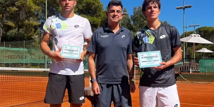 Enrico Dalla Valle (primo a sinistra)