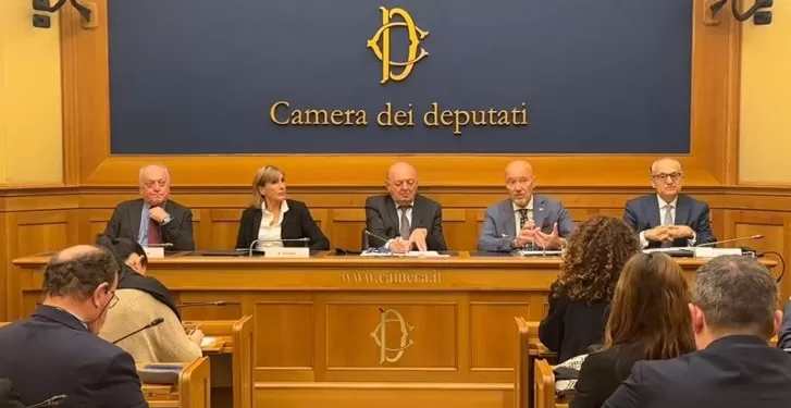 Da sinistra: - Edo Ronchi, Presidente della Fondazione per lo Sviluppo Sostenibile- Alessandra Astolfi, Direttore della Divisione Green & Technology di IEG (Italian Exhibition Group)- Gilberto Pichetto Fratin, Ministro dell'Ambiente e della Sicurezza energetica- Corrado Peraboni, Amministratore Delegato di IEG (Italian Exhibition Group)- Fabio Fava, Presidente del Comitato Tecnico Scientifico
