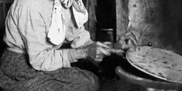 La cottura della piada. Fotografia di Antonio Bandini Buti, 1931