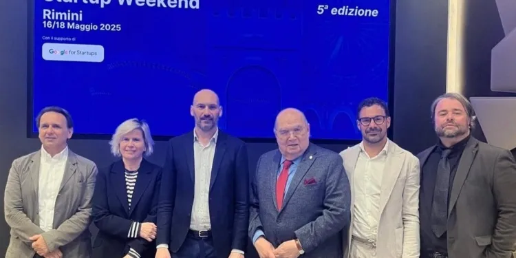 Da sinistra: Simone Badioli, presidente Uni.Rimini; Maria Letizia Guerra, delegata all'Impegno pubblico dell'Università di Bologna; Gianluca Metalli, CEO di Fattor Comune; Fausto Caldari, presidente di RivieraBanca; Matteo Merlini, responsabile Marketing e Diego Olivieri ufficio stampa RivieraBanca