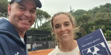 Fabrizio Serafini col suo libro e la campionessa di tennis di Villa Verucchio Lucia Bronzetti