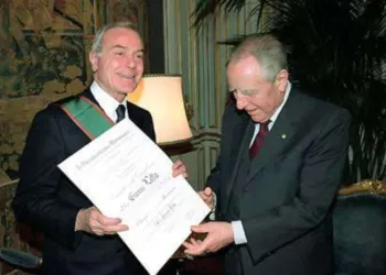 Gianni Letta insignito dal presidente della Repubblica Azeglio Ciampi della distinzione onorifica di Cavaliere di Gran Croce