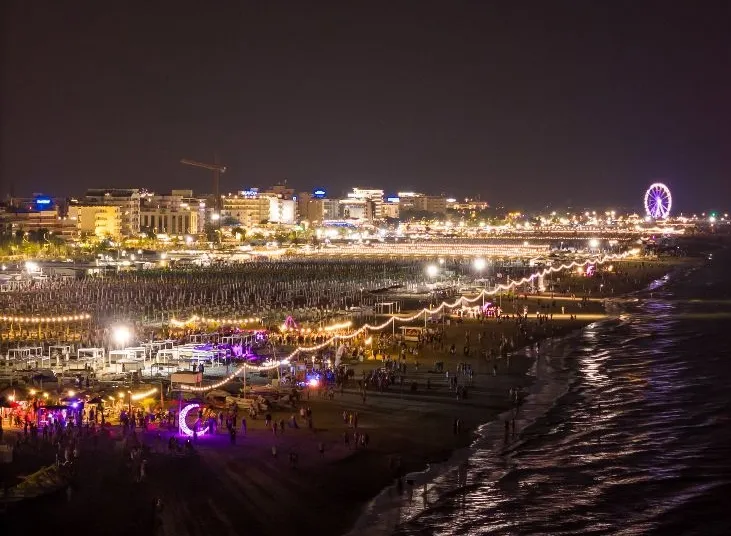 Rimini di notte