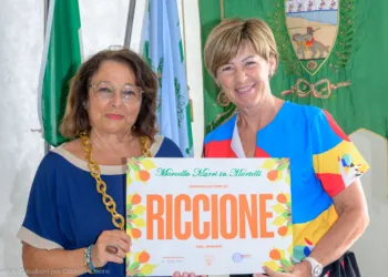 Marcella Marri e la sindaca Daniela Angelini