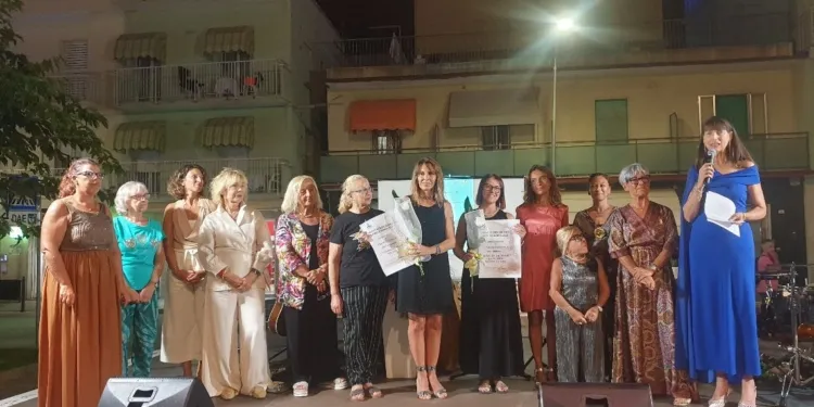 Catiuscia Ceccarelli e Cristina Tassinari premiate sul palco