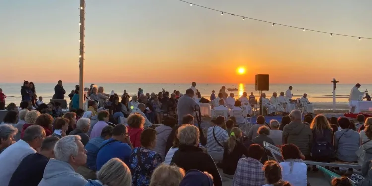 Rimini, messa all'alba