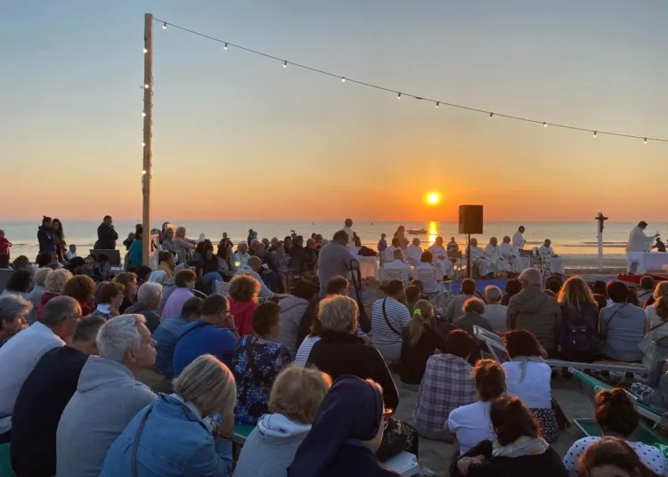 Rimini, messa all'alba