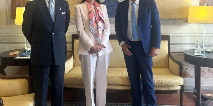 Gli ambasciatori GIrelli (RSM) e  Çomoğlu Ülgen (TR) con il Segretario di Stato Luca Beccari