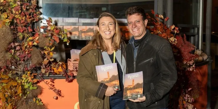 Federica Piersimoni con il magazine Spuma