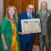 Il Gr. Uff. Onelio Fratesi premiato dal prefetto Emanuela Greco e dall’ambasciatore Giorgio Girelli