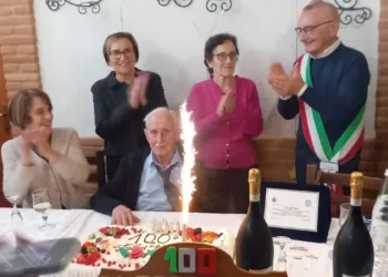 Festeggiato dal sindaco Riziero Santi