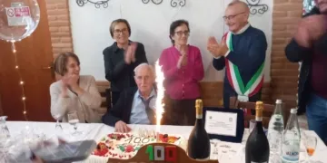 Festeggiato dal sindaco Riziero Santi