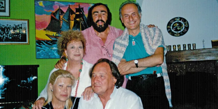 Angela Maria Girelli, Katyna Ranieri, Riz Ortolani, Luciano Pavarotti e Giorgio Girelli