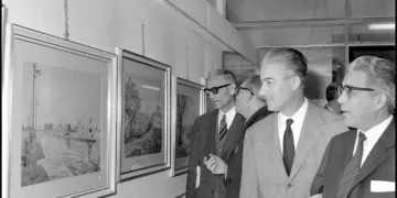 1967. Umberto Panozzo visita la mostra di Pasquini