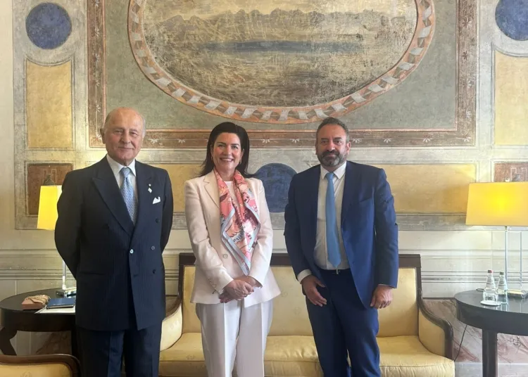 L’ambasciatore Giorgio Girelli (RSM), l’ambasciatrice  Elif Çomoğlu Ülgen ed il Segretario di Stato Luca Beccari