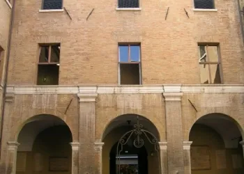 Biblioteca Gambalunga, il cortile