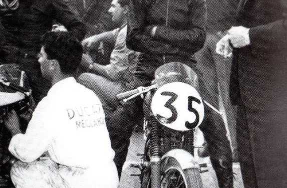1963. Elio Imola su Ducati 125