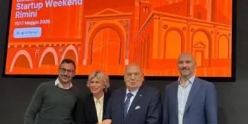 Da sinistra: Matteo Merlini, Responsabile Marketing e Digitalizzazione di RivieraBanca; Maria Letizia Guerra, Delegata all'Impegno pubblico dell'Università di Bologna - connessione scuole e collegamento Unibo; Fausto Caldari, presidente di RivieraBanca e Gianluca Metalli, CEO di Fattor Comune.