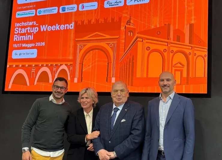 Da sinistra: Matteo Merlini, Responsabile Marketing e Digitalizzazione di RivieraBanca; Maria Letizia Guerra, Delegata all'Impegno pubblico dell'Università di Bologna - connessione scuole e collegamento Unibo; Fausto Caldari, presidente di RivieraBanca e Gianluca Metalli, CEO di Fattor Comune.
