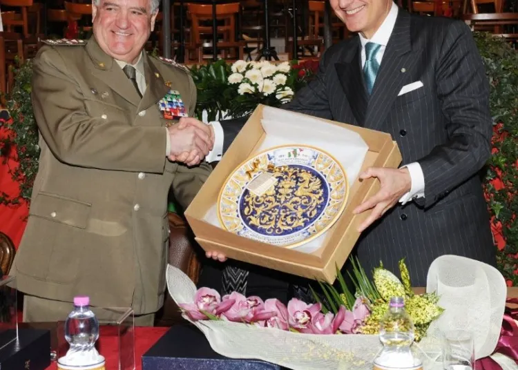 Il Generale Giuseppe Valotto e l’ambasciatore Giorgio Girelli ad una cerimonia.