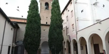 San Giuliano, chiostro della chiesa