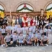 Foto di gruppo con volontari