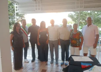 Le due famiglia con al centro Simone Migani