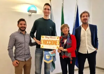 Yuri Romanò con gli amministratori