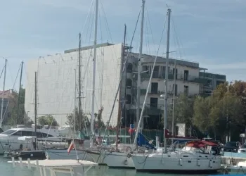 Hotel Savioli incappucciato avrebbe detto Riccardo Bacchelli