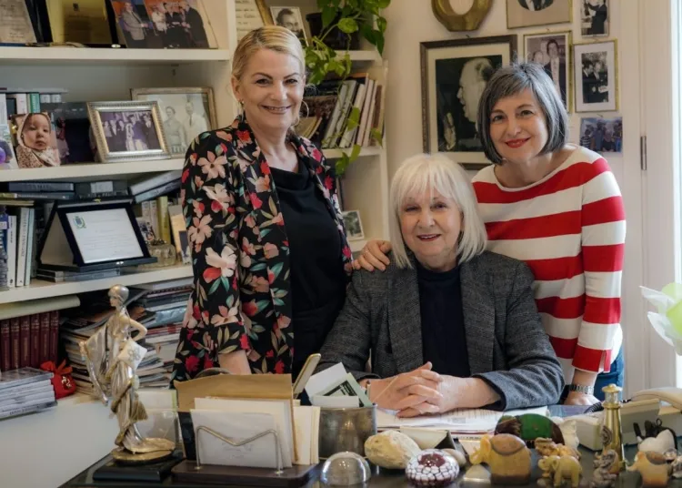 Riccarda Casadei con le figlie Lisa e Letizia