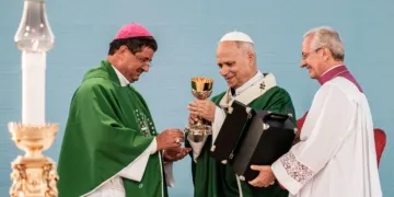Papa Leone XIV col vescovo Nicolò Anselmi