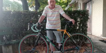 Lele Montanari con la bici di Marco Pantani
